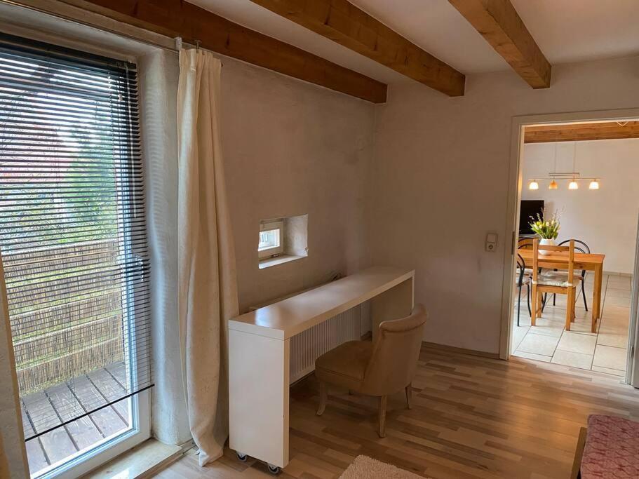 Ferienwohnung Mit Schoener Terrasse. Ellerstadt Exterior foto